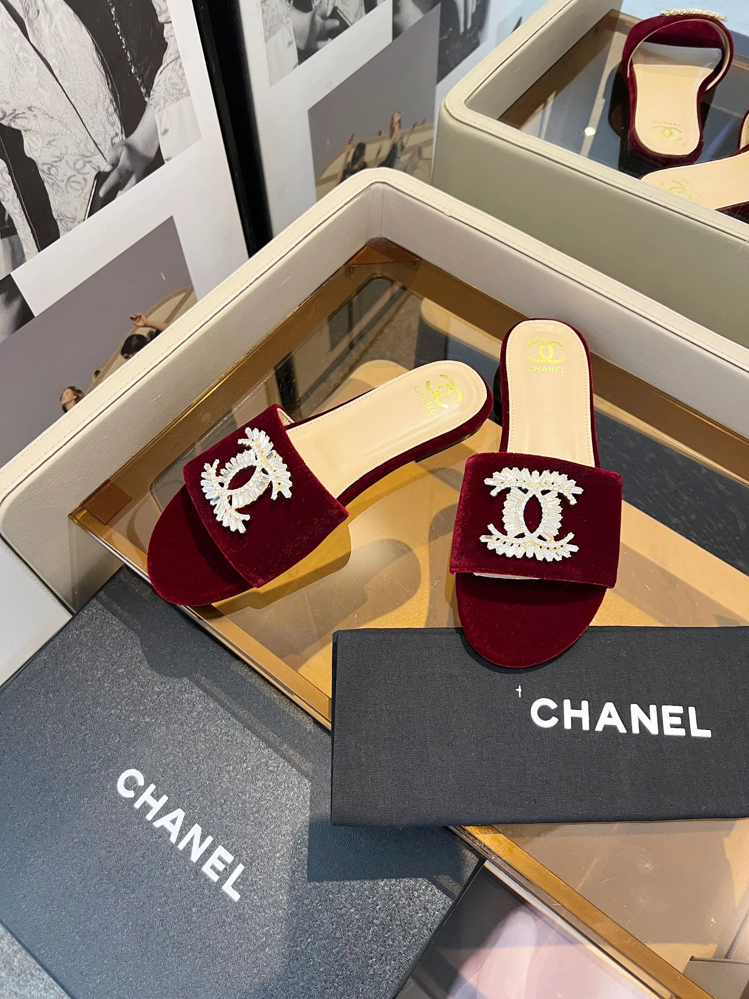 👟👟Ex-factory price 420👟👟 Genuine leather bottom +40 🎉🎉🎉Chanel Xiaoxiang C family sandals series official website synchronization, classic and elegant, casual wear 🌹🌹🌹🌹Original logo ~ Made of imported cowhide and C family custom fabrics, a variety of colors for the goddess to choose from! ❤️❤️❤️❤️ Code number: 36~40 (customized 35, 41, 42, 43, 44 are not returnable or exchangeable): Rubber leather sole +40